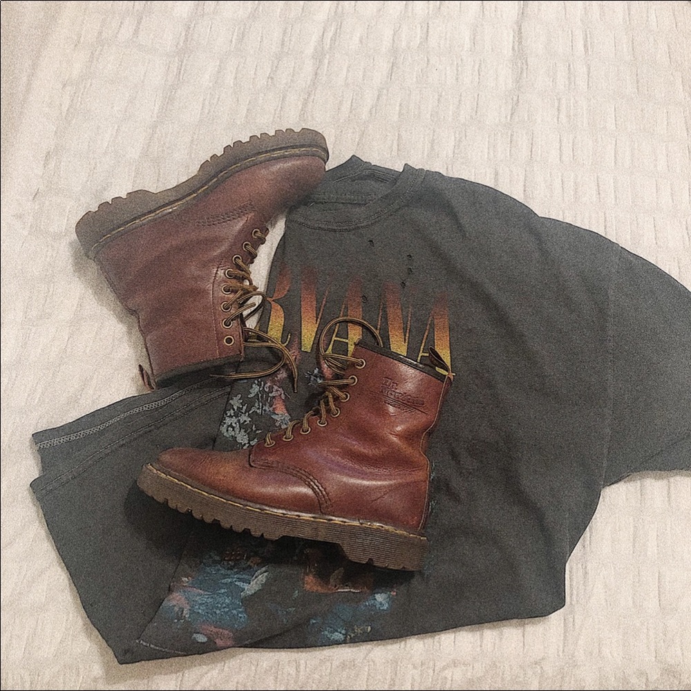 Brown Doc martens women’s 6 men’s 4